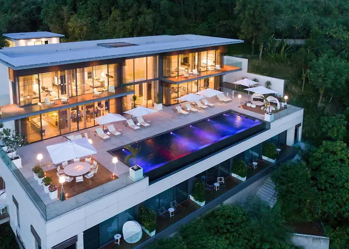 Cliff Top Residence